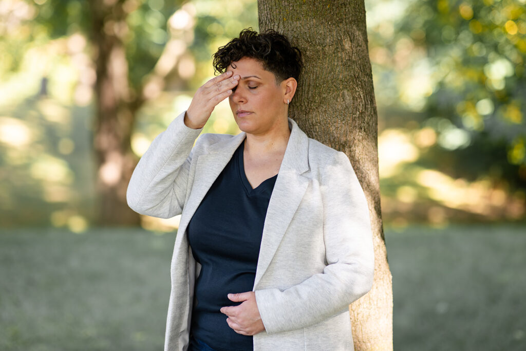 Natural outdoor brand portrait of Energetic Wealth founder Jill, photographed by Portraits by Kendra.