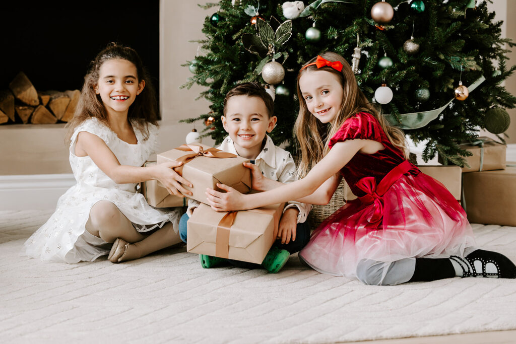 Family holiday photo taken during a studio mini session in Cambridge, Ontario — captured by Portraits by Kendra,Kitchener-Waterloo family photographer.