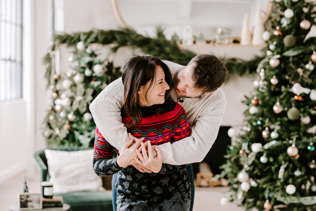 Family holiday photo taken during a studio mini session in Cambridge, Ontario — captured by Portraits by Kendra,Kitchener-Waterloo family photographer.