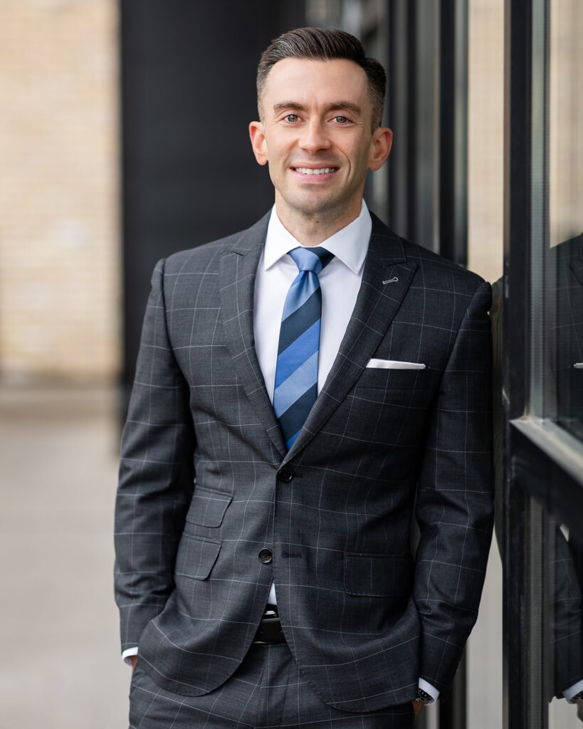 Professional business headshot of a man photographed by Portraits by Kendra in Waterloo Regio,.